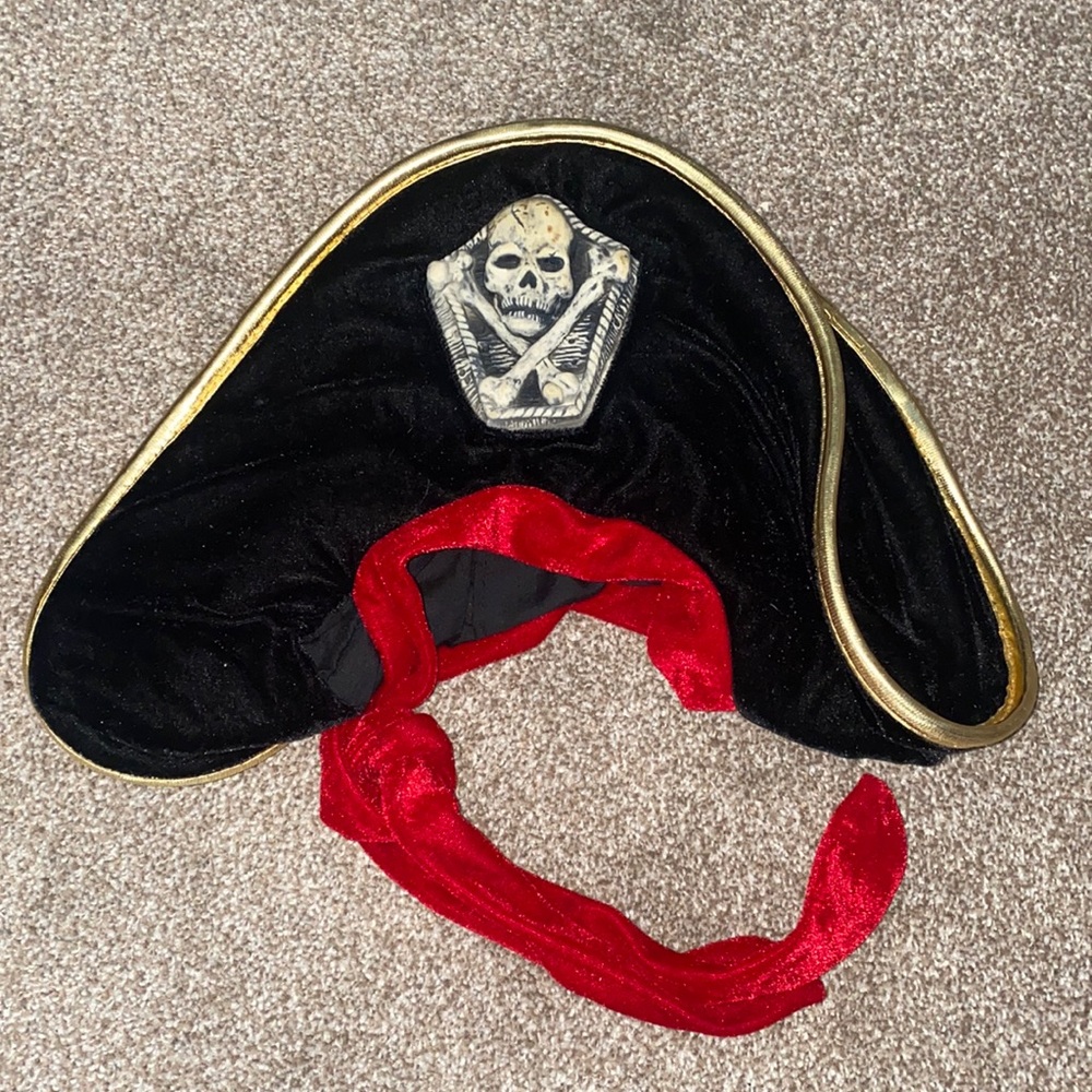 Pirate hat costume